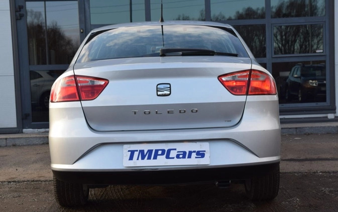 Seat Toledo cena 29900 przebieg: 130400, rok produkcji 2013 z Żelechów małe 529